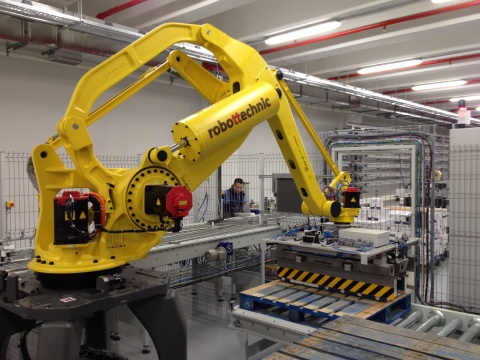 Endüstriyel sanayi robotları üretim ve teknik destek